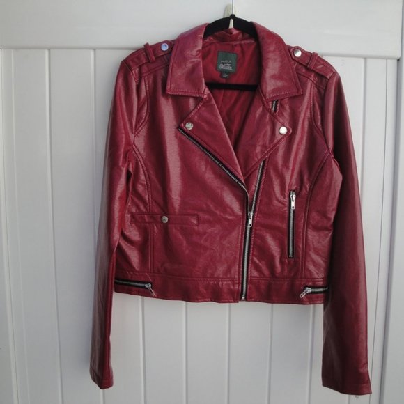 Wild Fable Womens Full Zipper Faux Leather Jacket Size Large Red Moto Cropped - Picture 2 of 4